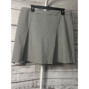 Black and‎ White, Versatile Style, Modern Fashion